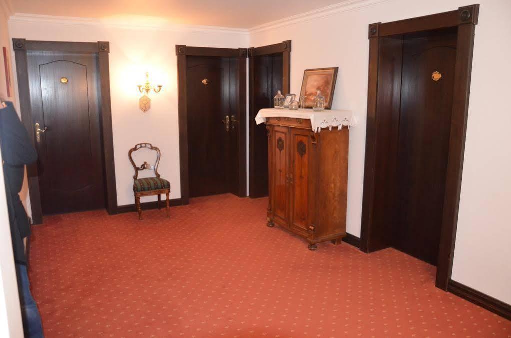 Hotel Zur Traube Moglingen Exterior photo
